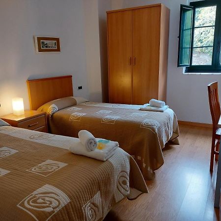 Hospederia Externa Del Monasterio Hotell Samos Exteriör bild